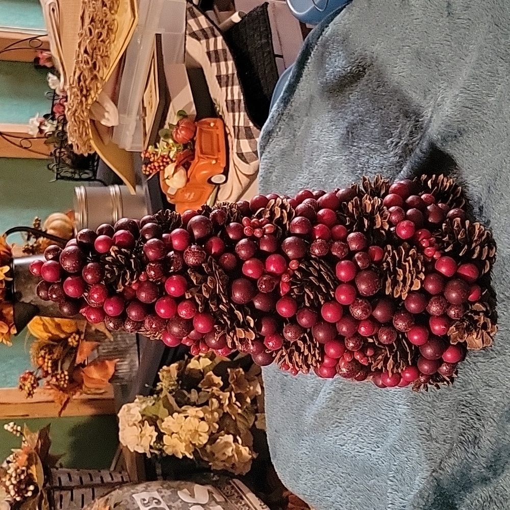 Pinecone & Berry Tree